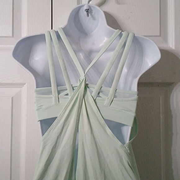 Lululemon Noveau Limits Tank Sea Mist size 4 Never worn - Picture 6 of 12